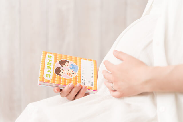 妊婦検診は医療費控除の対象になる?助成金を受け取ったときの書き方は?のサムネイル画像